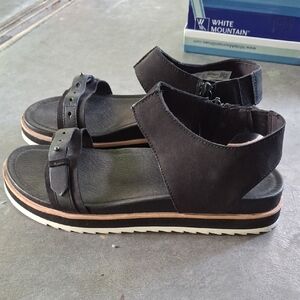 Merrell Black Strap Sandals